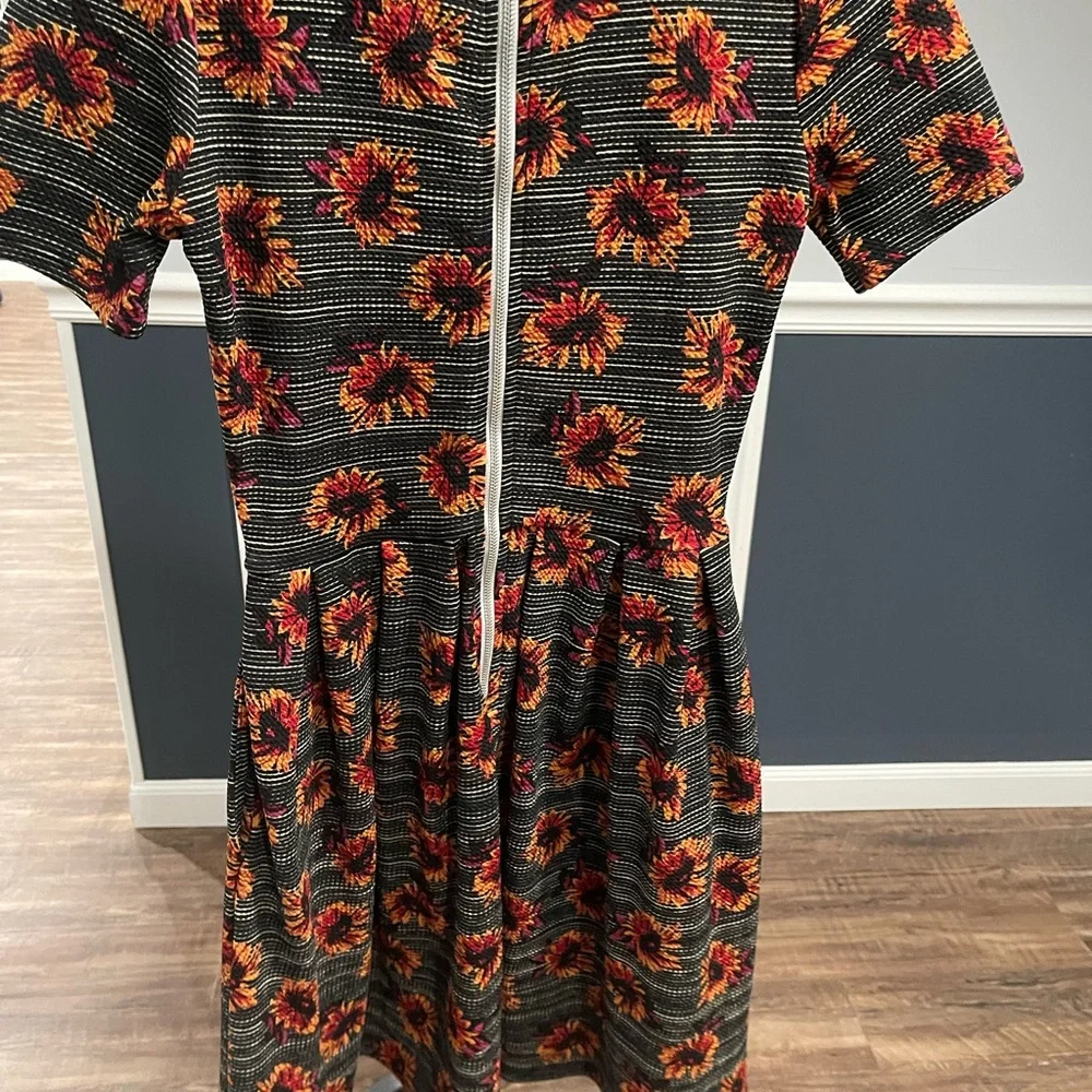 Lularoe‎ sunflower Amelia dress